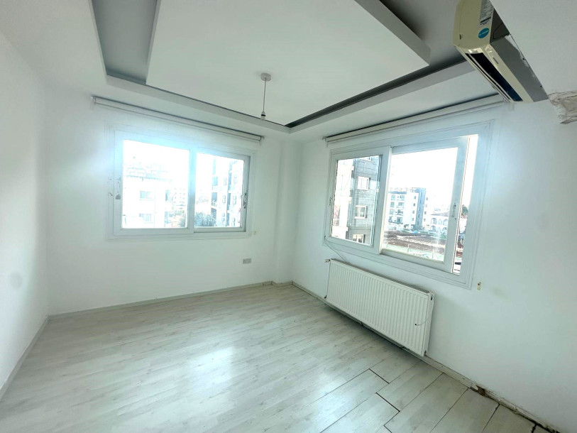 3+1 Penthouse with Central Heating and Fireplace in Gönyeli Area!-11