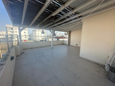 3+1 Penthouse mit Zentralheizung und Kamin im Gönyeli-Gebiet!