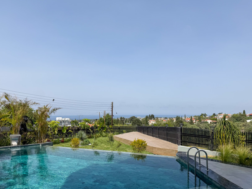 Satılık 4+1  Oyun odası , Sinema odası , özel fitness ve Sauna ,  terasta yaşam alanı Süper Lüks Villa – Girne Ozanköy–-17