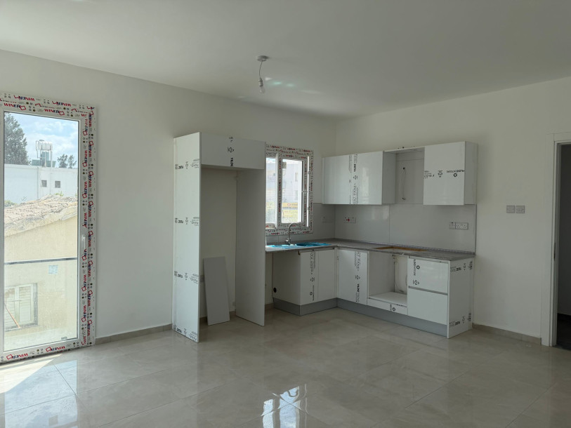 LEFKOŞA / YENİŞEHİR BÖLGESİNDE TAŞINMAYA HAZIR 2+1 DAİRE-6